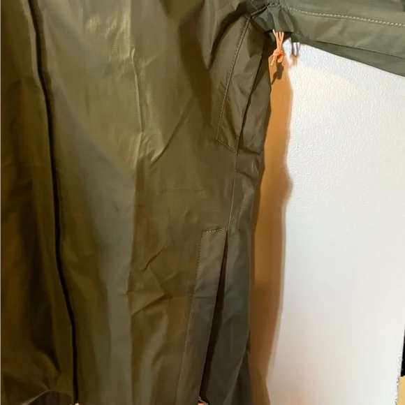 Patagonia Torrentshell 3L Olive Green Rain Jacket - Picture 4 of 9